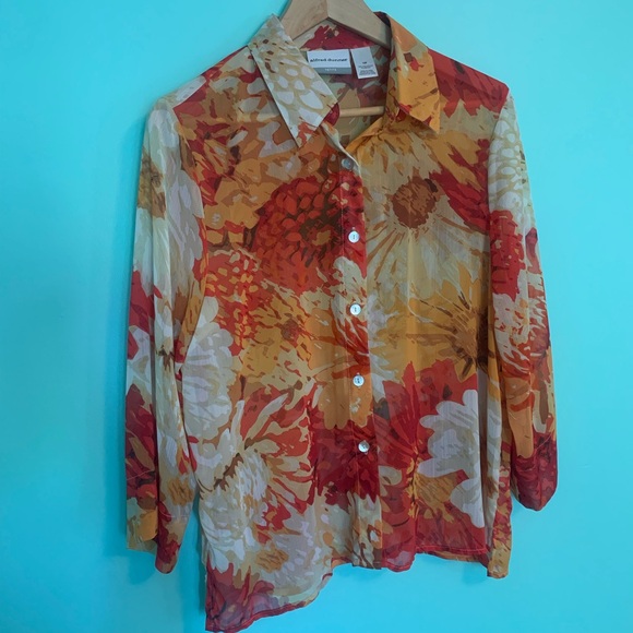 Women’s Top - Button-Down Long Sleeve - Picture 2 of 8